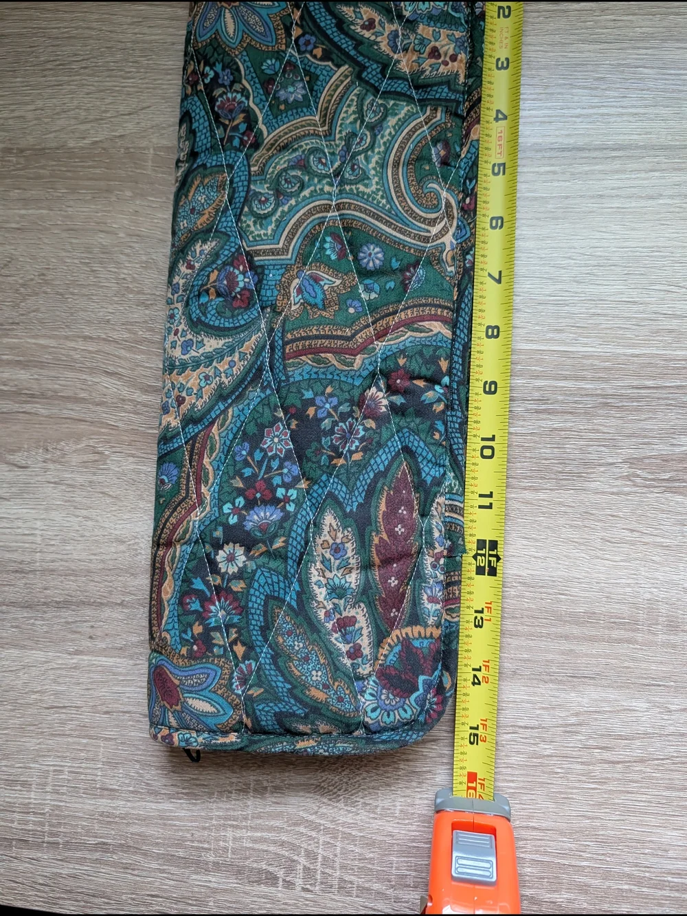 Set of Aluminum Knitting Needles in Pastel Shades With Paisley Folding Case A